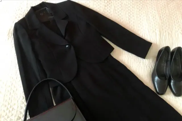 お通夜における親族のふさわしい服装とは