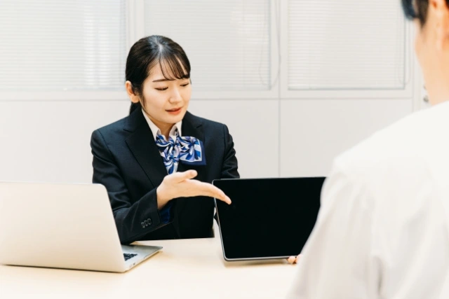 手続きに必要な書類と発生する費用の目安